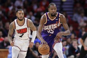 贾巴里：KD能得到他想要的任何投篮机会 防守者能做的只有祈祷